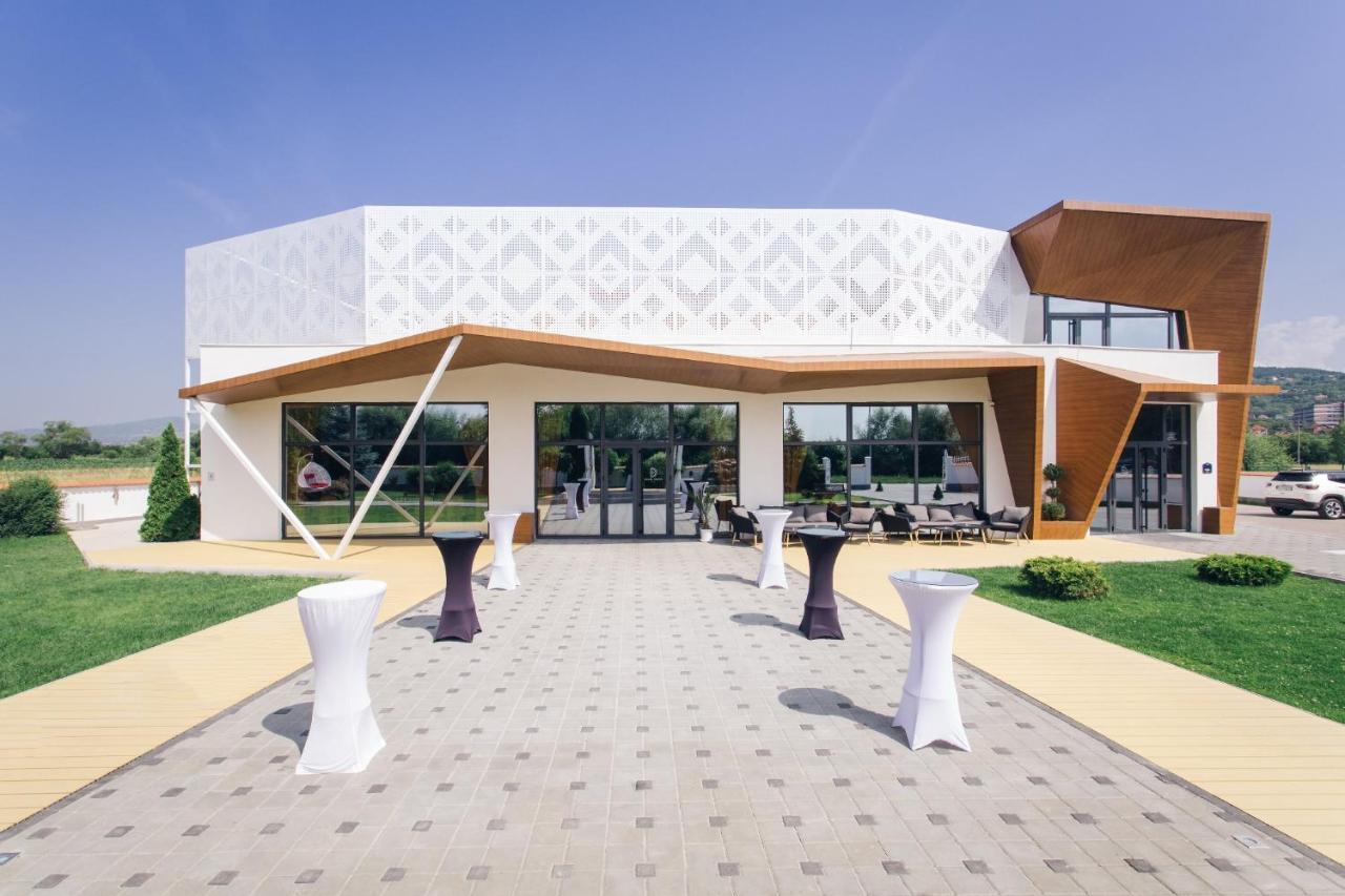 פירוט Hotel Dijana מראה חיצוני תמונה
