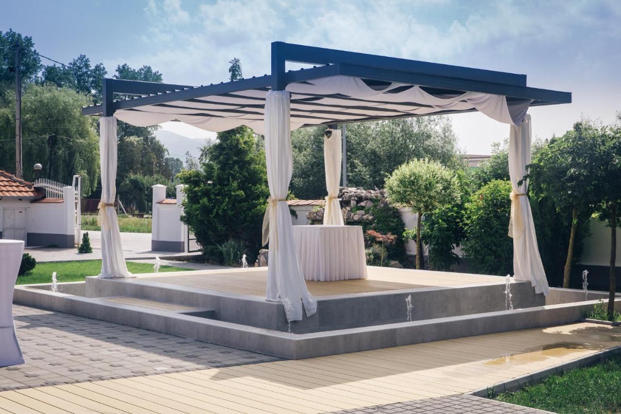 פירוט Hotel Dijana מראה חיצוני תמונה