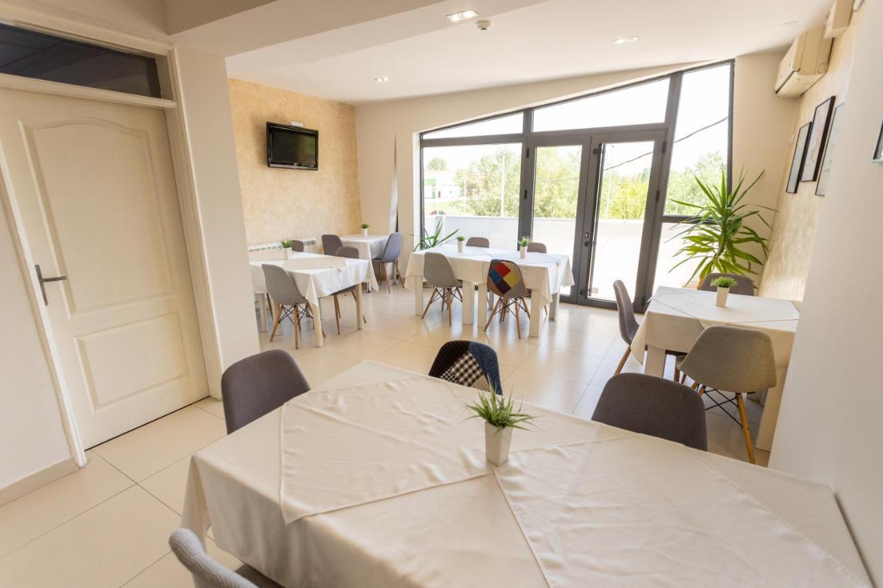 פירוט Hotel Dijana מראה חיצוני תמונה